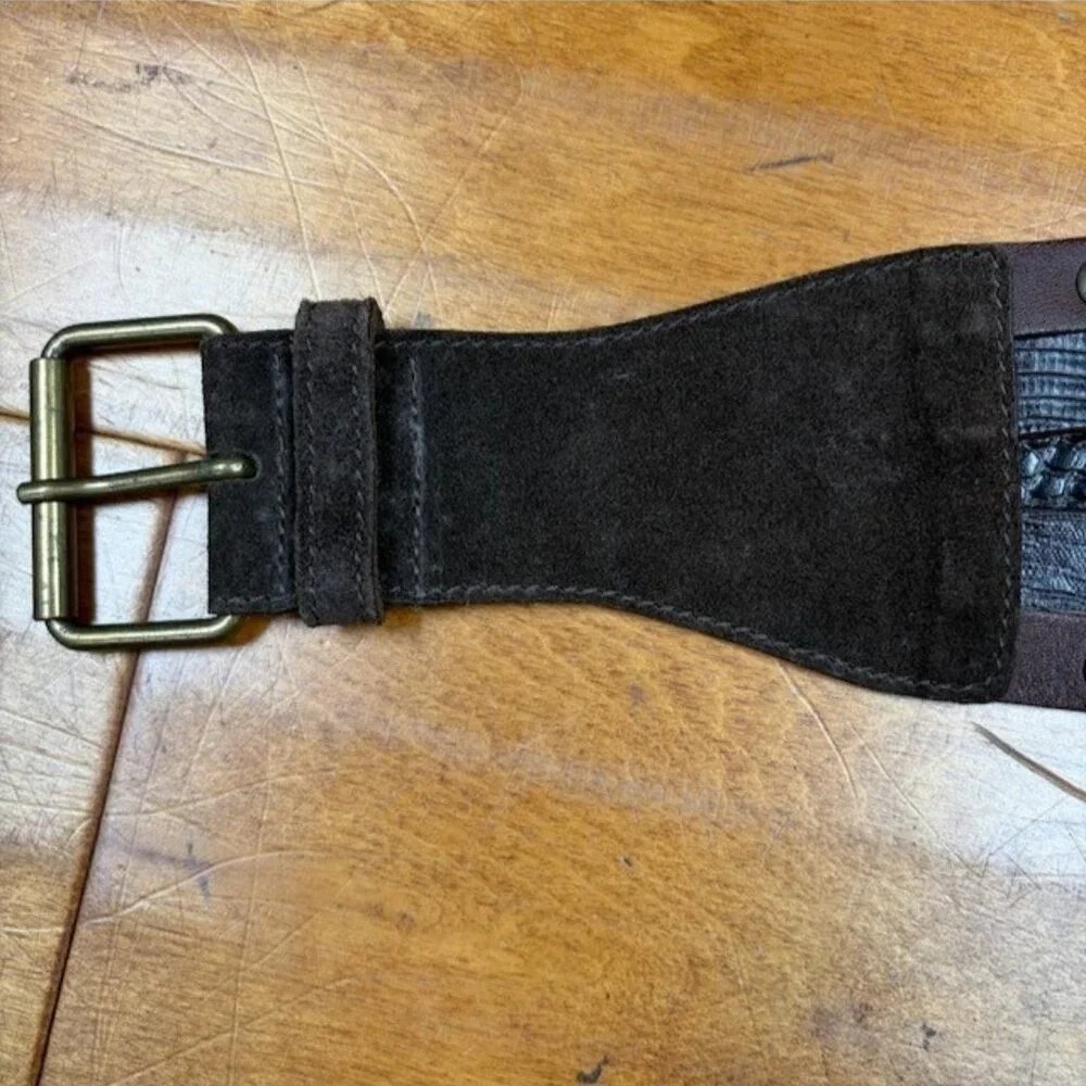 DKNY Donna Karan New York Genuine Leather Belt Made in Italy Size M Studded Boho